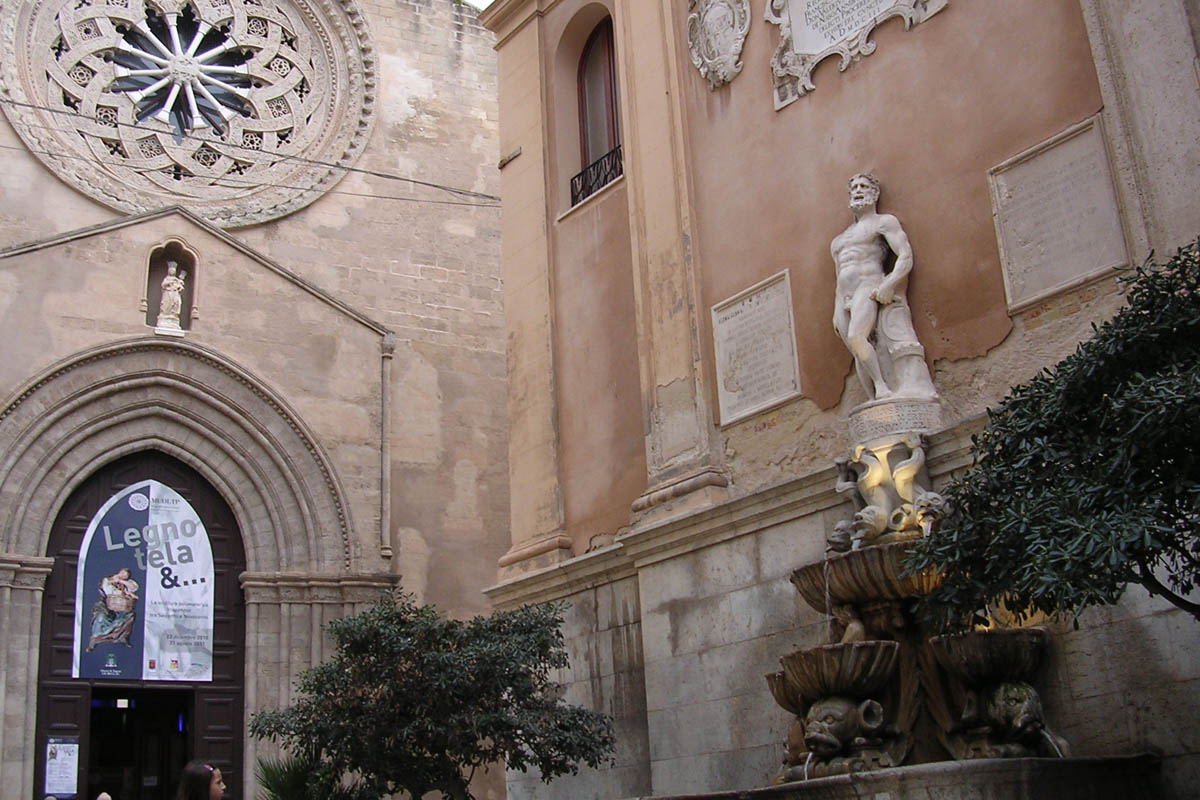 Sant’Agostino E Fontana Del Saturno – Foto ReHu